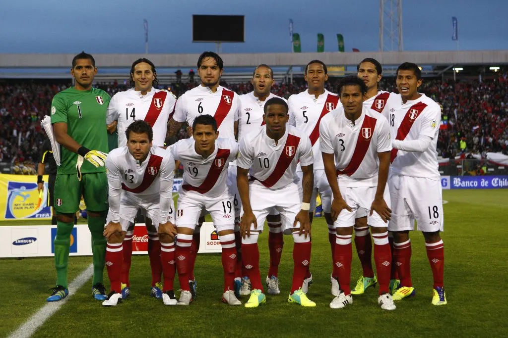Juan Manuel Vargas junto a Paolo Guerrero en Perú. (Foto: IMAGO).