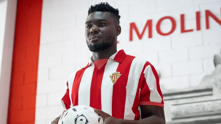 Jordy Caicedo firmó un año con el Real Sporting.
