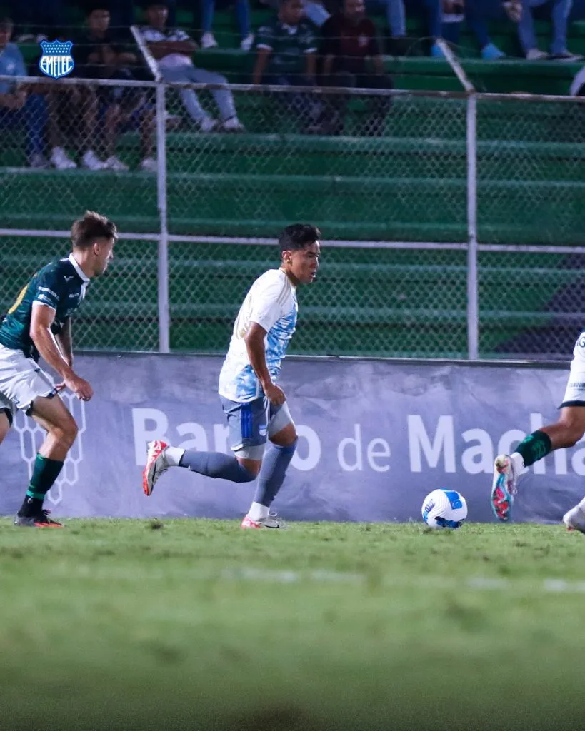 Tommy Chamba comenzó como titular en Emelec. (Foto: @CSEmelec)