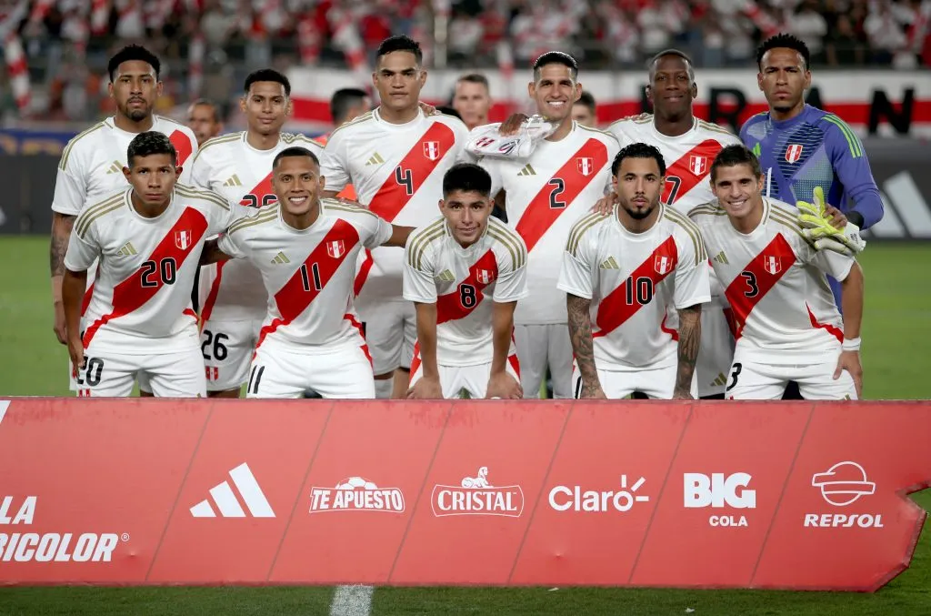 Piero Quispe y Joao Grimaldo jugando en la Selección Peruana. (Foto: Getty).