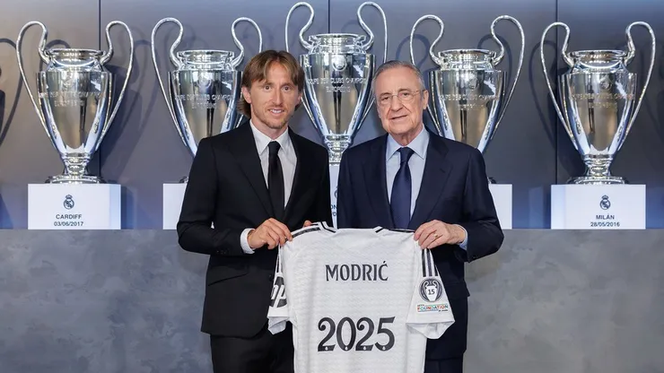 Luka Modric y el Real Madrid acordaron la renovación del contrato hasta mediados del 2025.