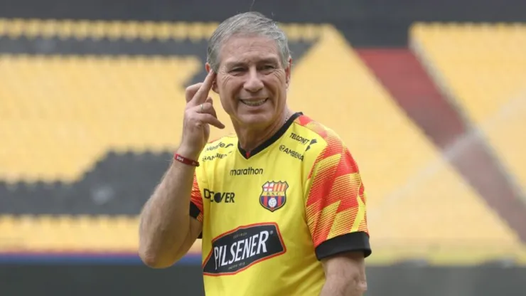 Ariel Holan firmó hace pocos meses en Barcelona SC