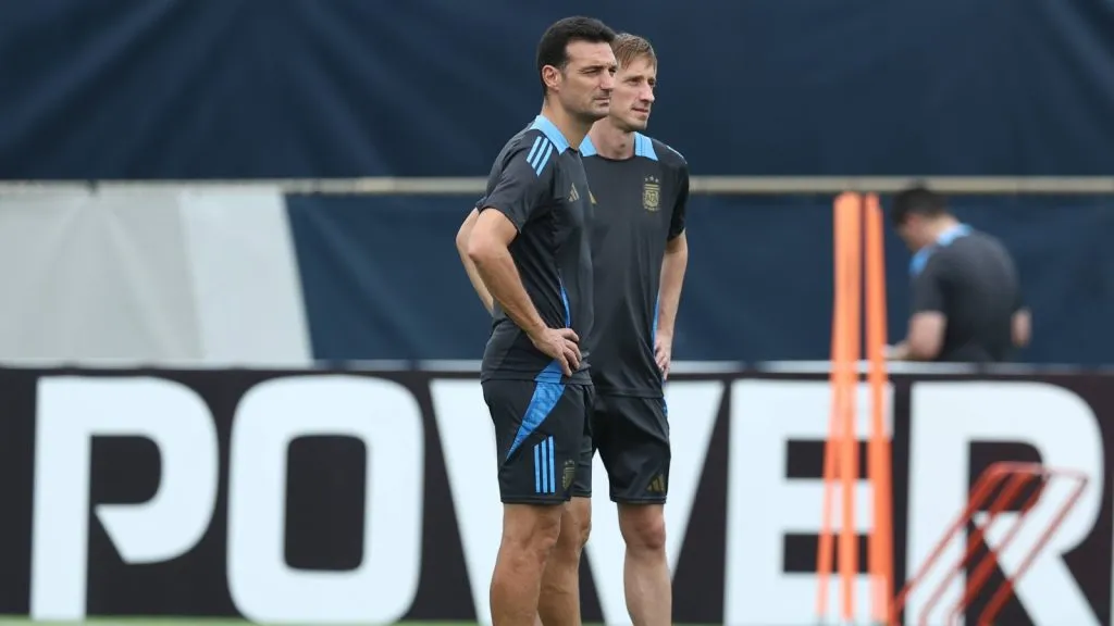 Scaloni y su cuerpo técnico, preocupados con los campos del Mundial 2026: IMAGO