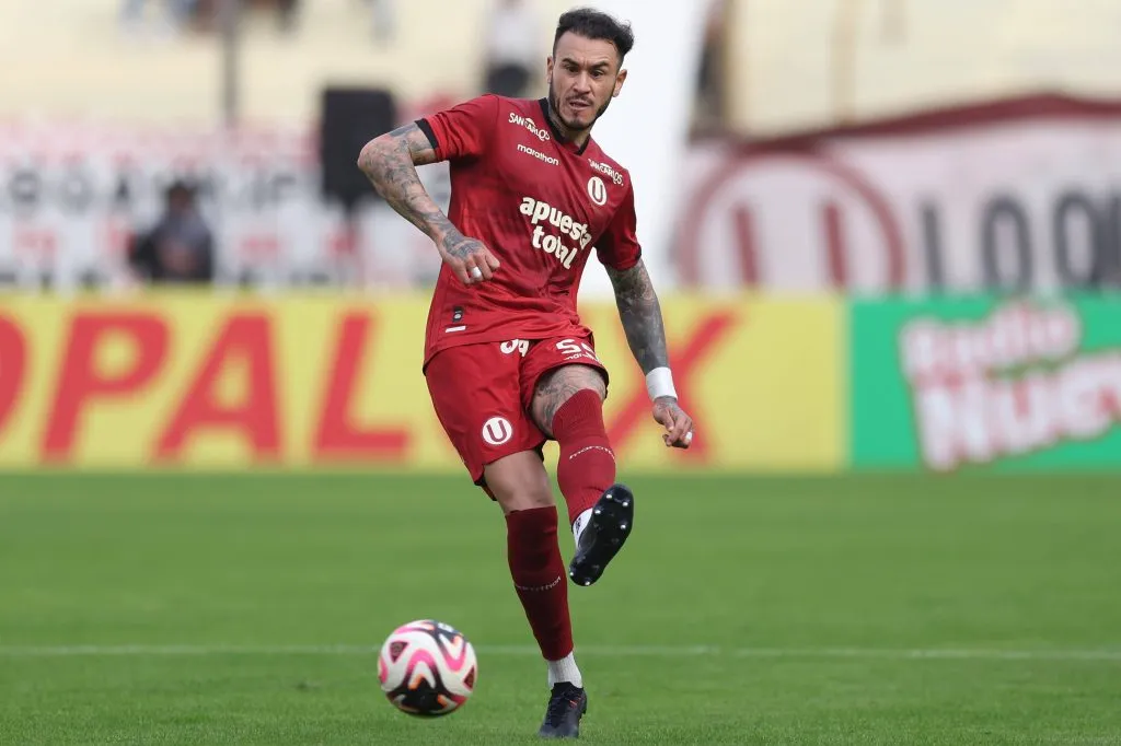 Gustavo Dulanto jugando en la Liga 1. (Foto: IMAGO).