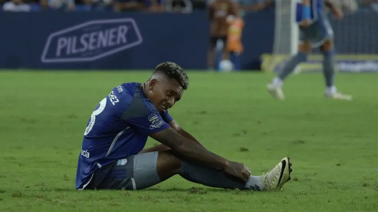 Emelec, de momento, no puede fichar