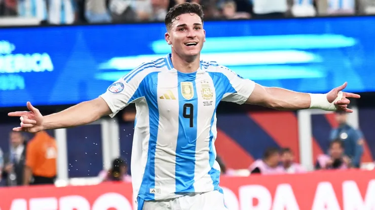 Julián Álvarez sigue sumando goles con Argentina.