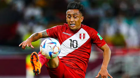 Christian Cueva jugando para Perú.