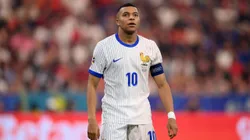 El 10 de Francia, sin su ya característica máscara por primera vez.