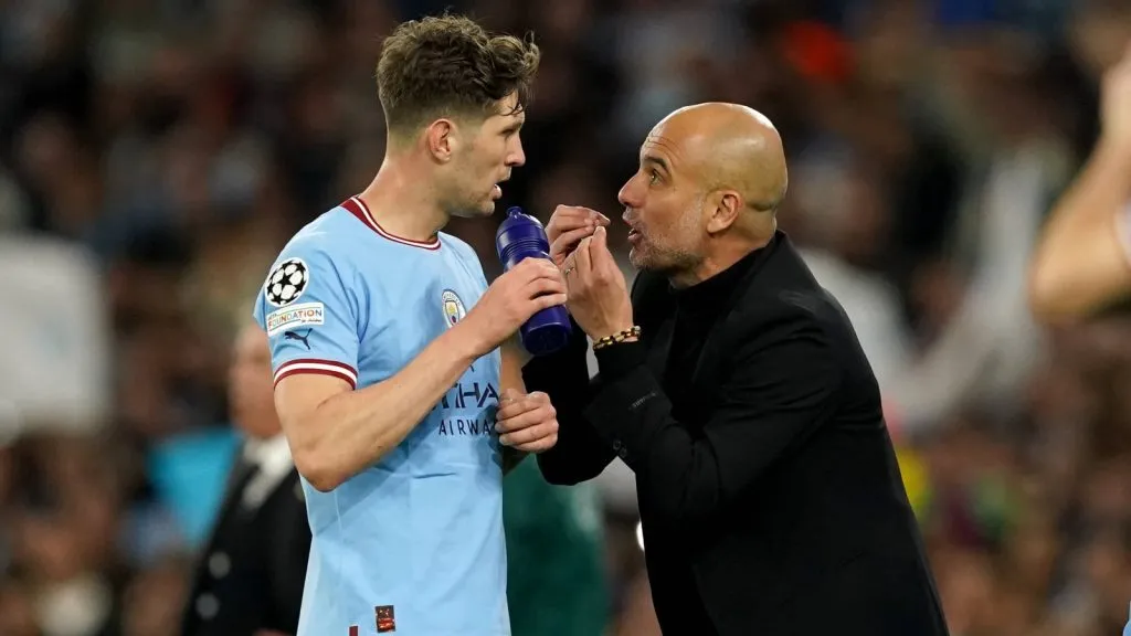 Stones y Guardiola, más que unidos desde el 2016 en Manchester City: IMAGO