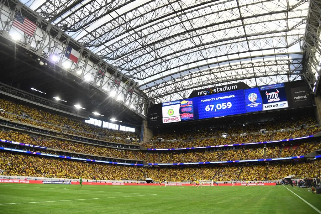 El NRG Stadium, colmado de hinchas colombianos en el Colombia-Paraguay de primera ronda (Getty)
