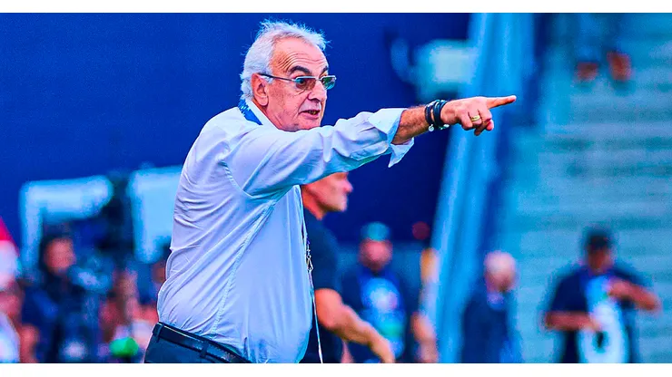 Jorge Fossati dirigiendo a Perú en la Copa América 2024.