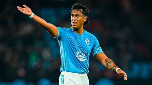 Renato Tapia jugando para Celta.
