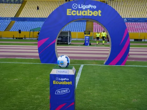 Totalmente insólito: Equipo de la LigaPro entrena en un parque municipal