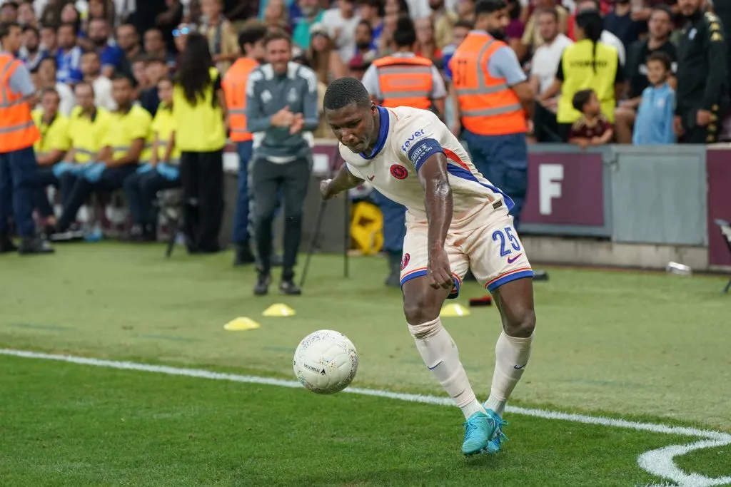 Moisés Caciedo jugando Conference League con el Chelsea. (Foto: Imago)