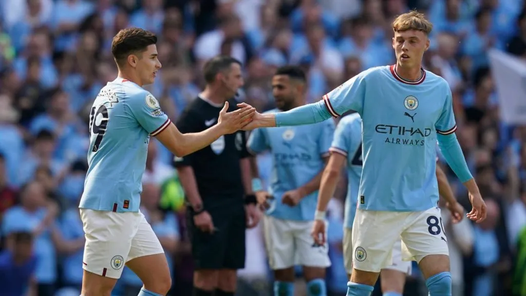 Julián Álvarez y Cole Palmer dejaron Manchester City en medio de las posibles sanciones a club: IMAGO