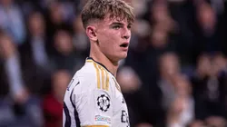 Nico Paz en uno de sus encuentros con Real Madrid.