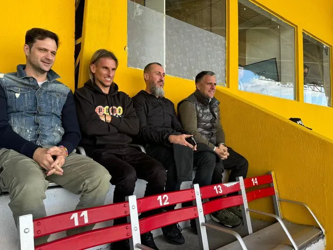El cuerpo técnico de Ecuador en los partidos de la LigaPro. (Foto: @FEFecuador)