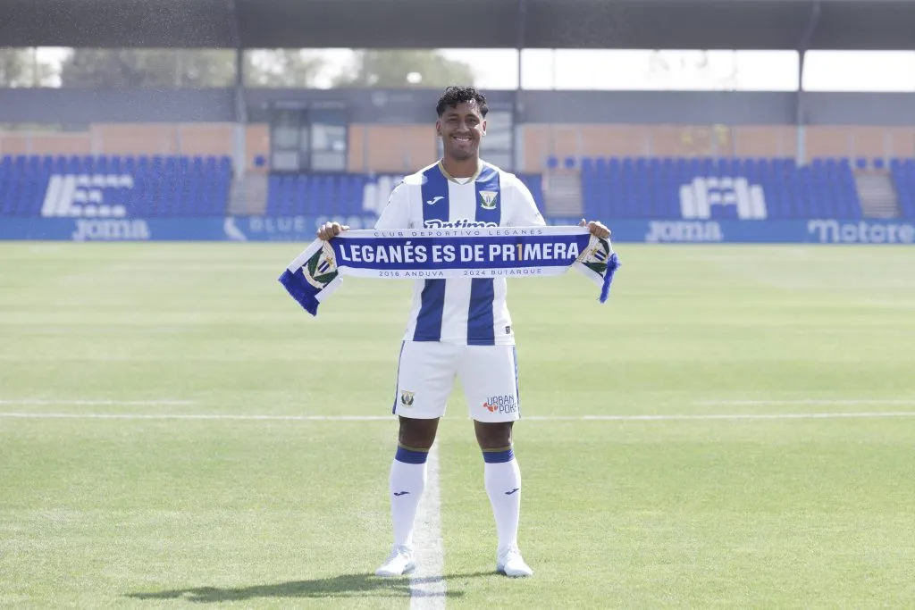 Renato Tapia presentado en el Leganés. (Foto: IMAGO).
