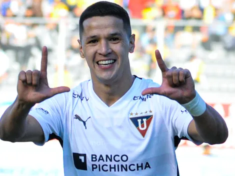 Álex Arce responde a los que le dicen que solo empuja balones