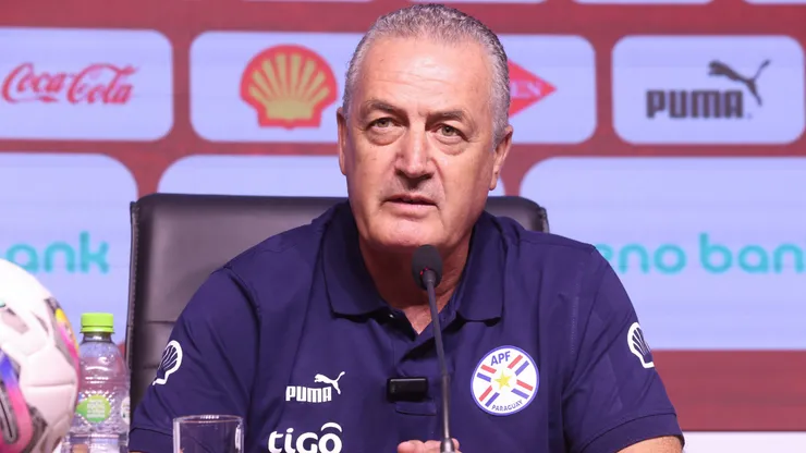 Alfaro fue presentado en Paraguay