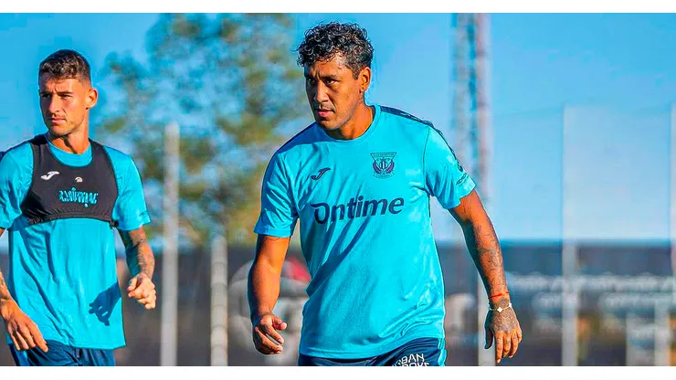 Renato Tapia entrenando con Leganés de España.