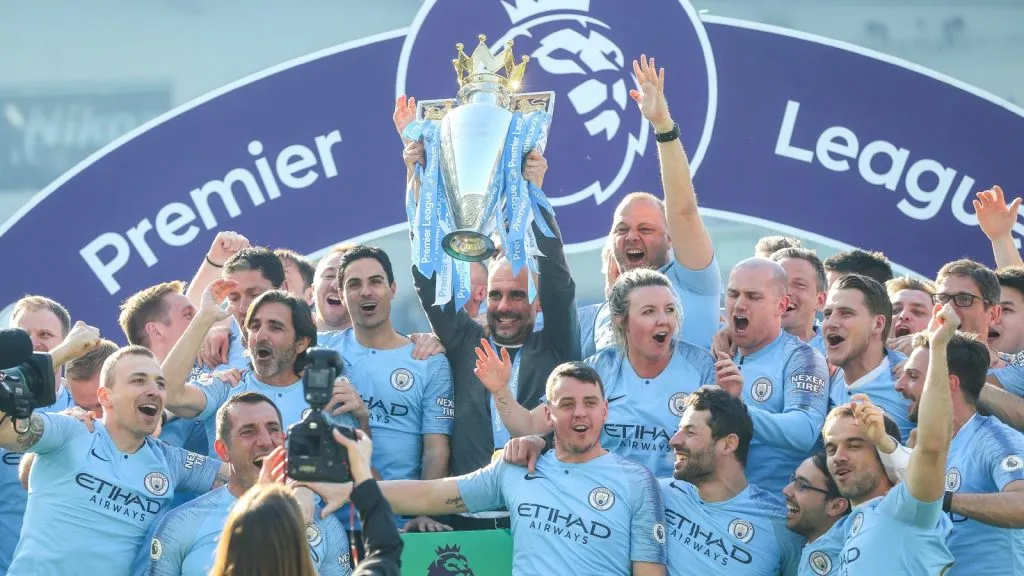 Pep Guardiola y sus hombres van por la quinta Premier League seguida: IMAGO