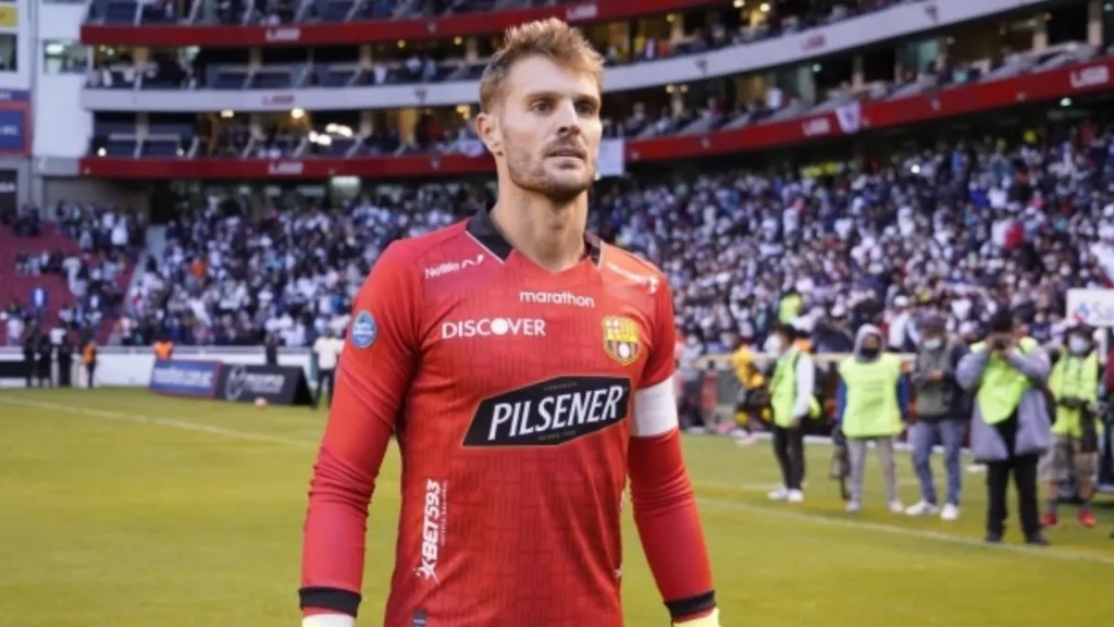 Javier Burrai es arquero con presente en la Selección de Ecuador.