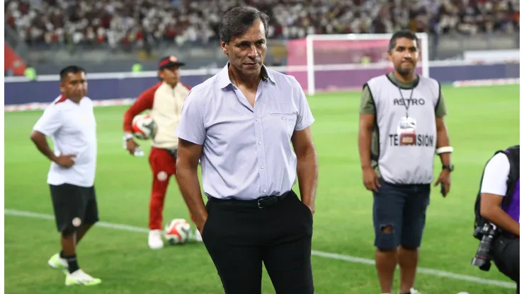 Dolor de cabeza para Fabián Bustos en Universitario