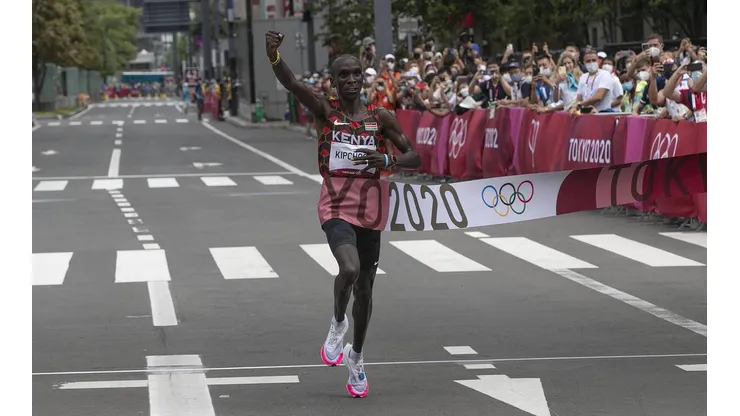 Eliud Kipchoge es bicampeón olímpico en maratón, ya que ha ganado la medalla de oro en Rio 2016 y Tokio 2020. (Imago)