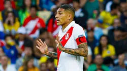 Paolo Guerrero dejaría Perú para irse a Banfield de Argentina.