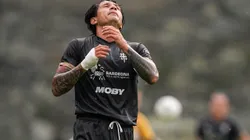 Gianluca Lapadula sorprende a hinchas en Italia