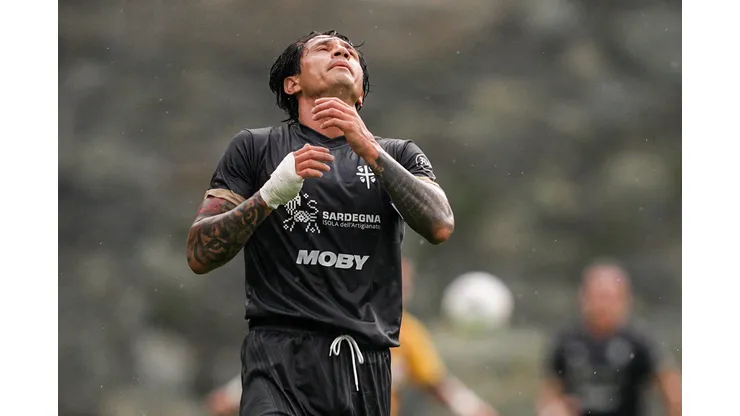 Gianluca Lapadula sorprende a hinchas en Italia