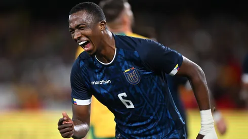 William Pacho recibió la oferta de un gigante de Inglaterra.