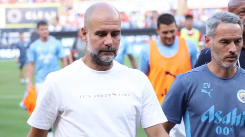 Guardiola y Manchester City, con muchas dudas a días del inicio de la temporada.