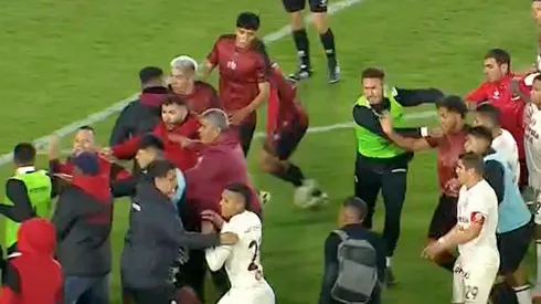 Pelea entre Universitario vs. Melgar.