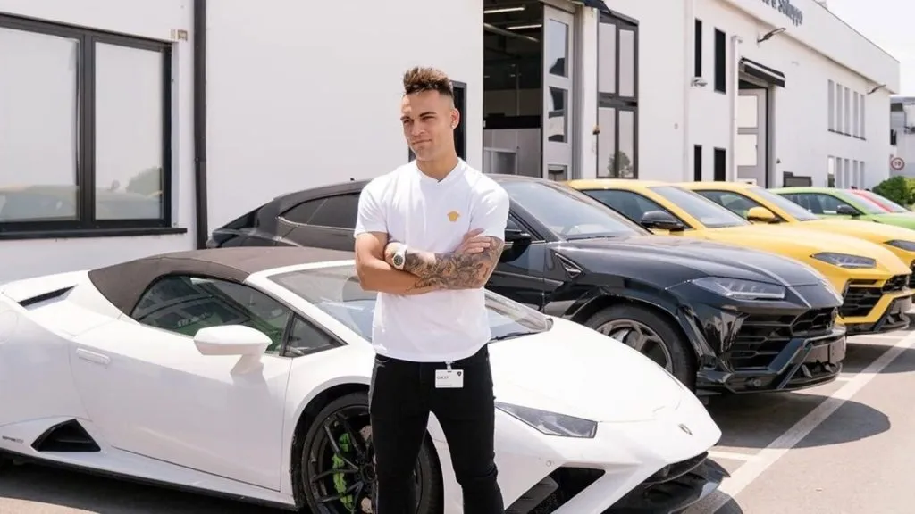 La colección de autosa exclusivos de Lautaro (Instagram)