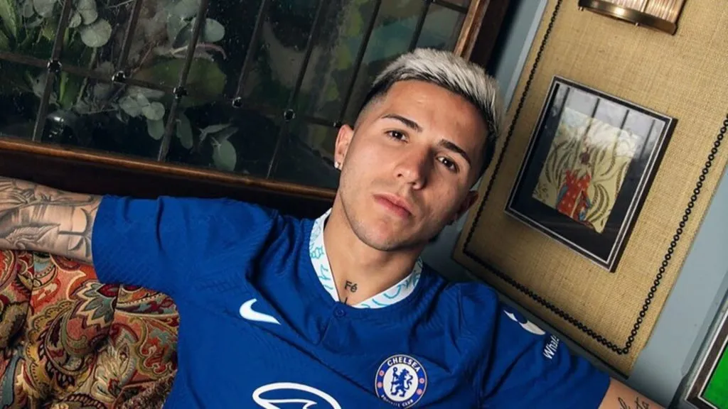 Enzo en una de las salas de su increíble mansión (Instagram)