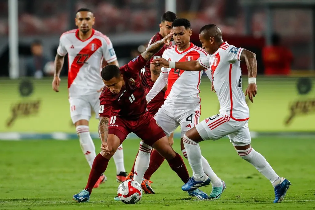 Pedro Aquino jugando en la Selección Peruana. (Foto: Getty).