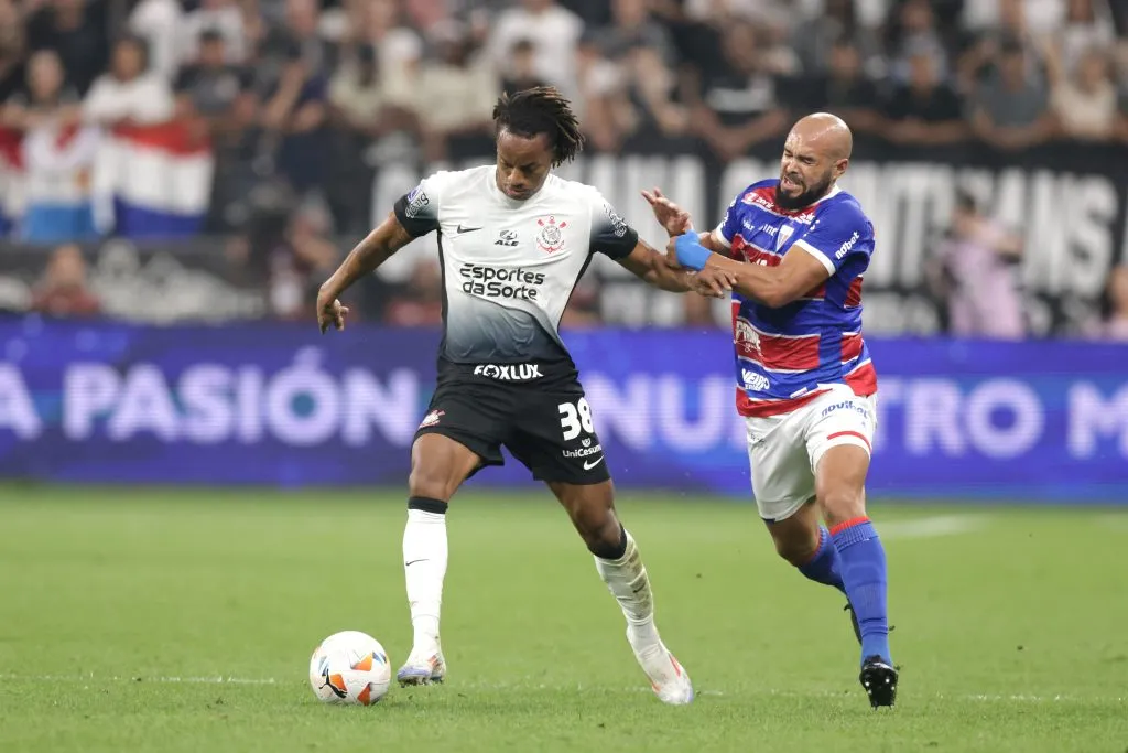 André Carrillo contra Fortaleza. (Foto: IMAGO).