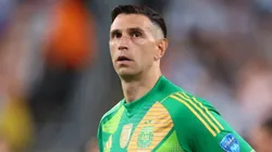 Dibu Martínez y sus gestos post Colombia recorren el mundo.