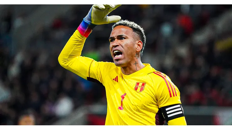 Pedro Gallese, portero de Perú ante Colombia.