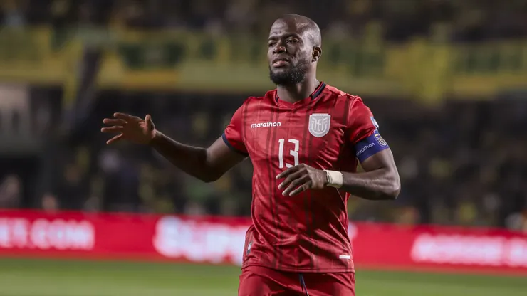 Enner Valencia fue titular y capitán en Ecuador