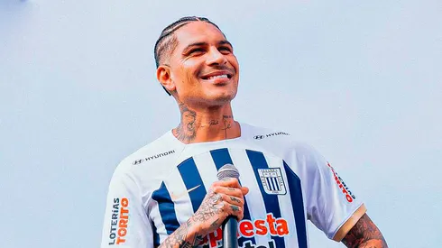 Paolo Guerrero firmó por Alianza Lima hasta diciembre del 2025.
