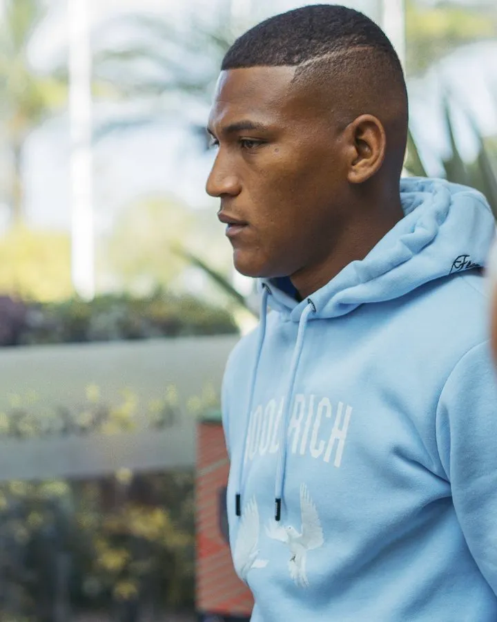 Así fue la llegada de Gruezo a Ecuador. (Foto: @LaTri)