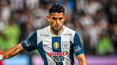 Carlos Zambrano jugando en Alianza Lima.