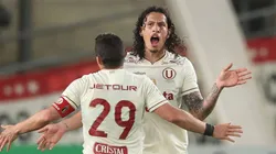 Universitario en el fútbol de Perú.