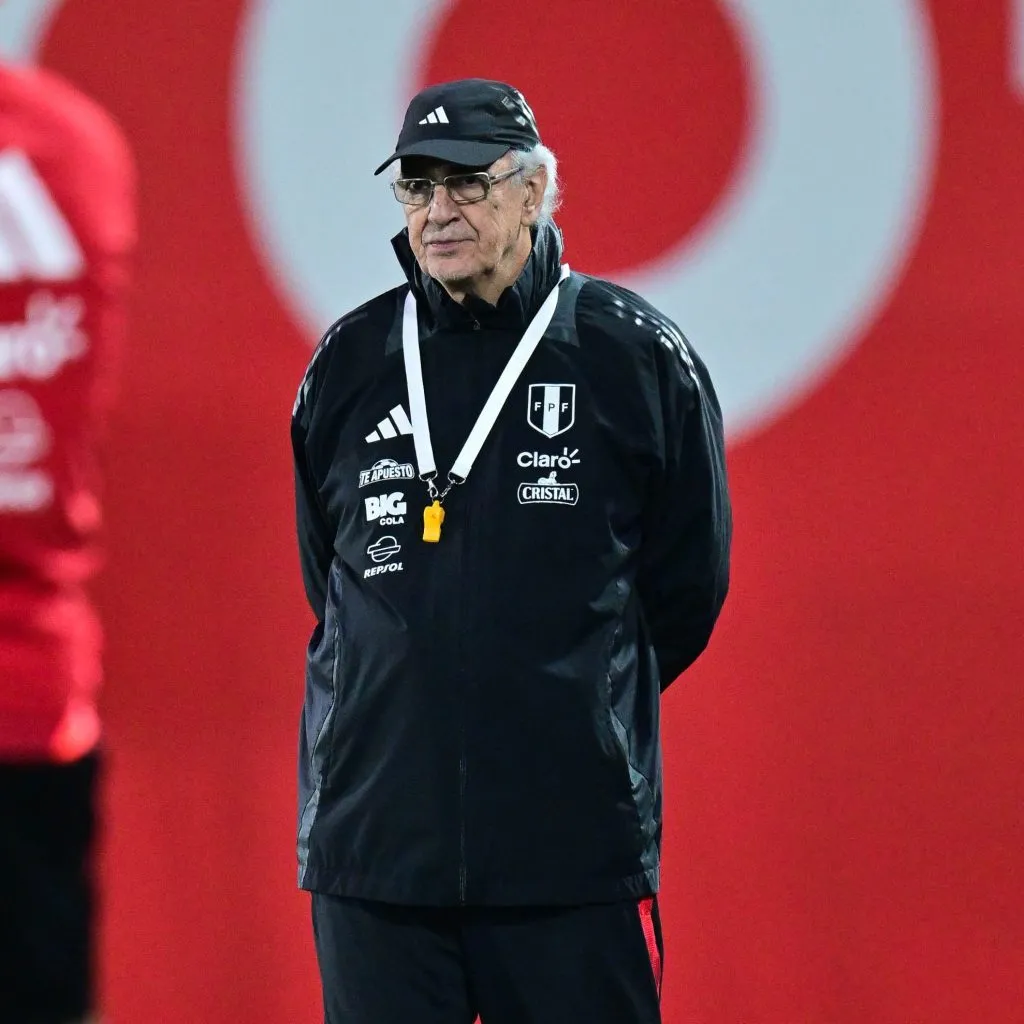 Jorge Fossati en un entrenamiento de la Selección Peruana. (Foto: FPF).