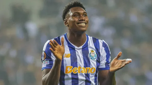 Simeone no le dio hueco en Atlético Madrid y la rompe en la Europa League.