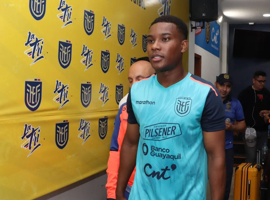 Óscar Zambrano con la Selección de Ecuador- Foto: IMAGO.