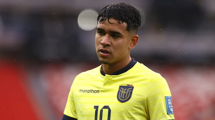 Kendry Páez no juega vs Uruguay